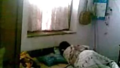 Di belakang layar, untuk tetap dalam antrian di set ngetot crot
