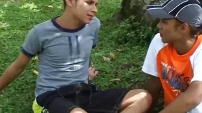 Gadis seksi mandiri boket crot bersin,