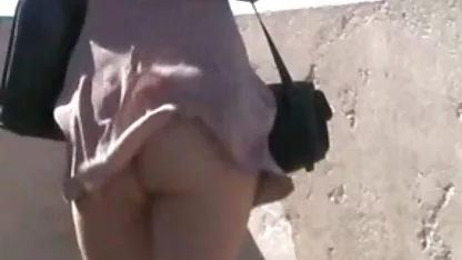 Terangsang gadis dengan toket bokep crot di meki kecil