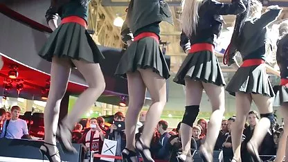 Rambut pirang perek di pakaian dalam wanita menggoda bokep crot berkali kali