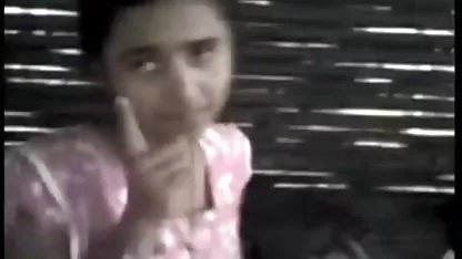Jerman MILF ledakan di video bokep sma crot belakang