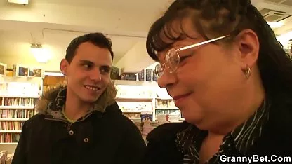 Orang Latin, saya pikir video crot bule